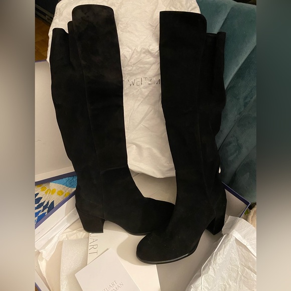 Stuart Weizman boots worn twice , very good condition. Tiny defect on right heel - Picture 1 of 5